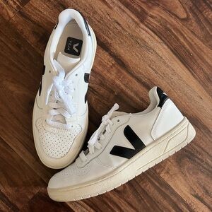 Veja Sneakers Leather Black White